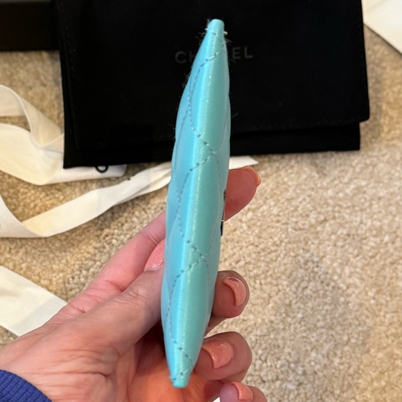 Chanel card holder in teal with black hardware - Picture 7 of 11